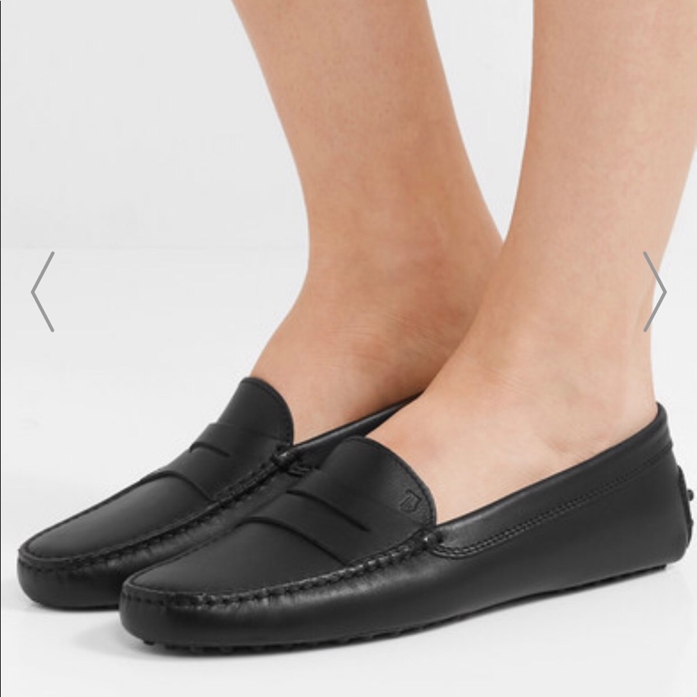 Tod’s Women’s Gommino Driving Shoe Black Leather
